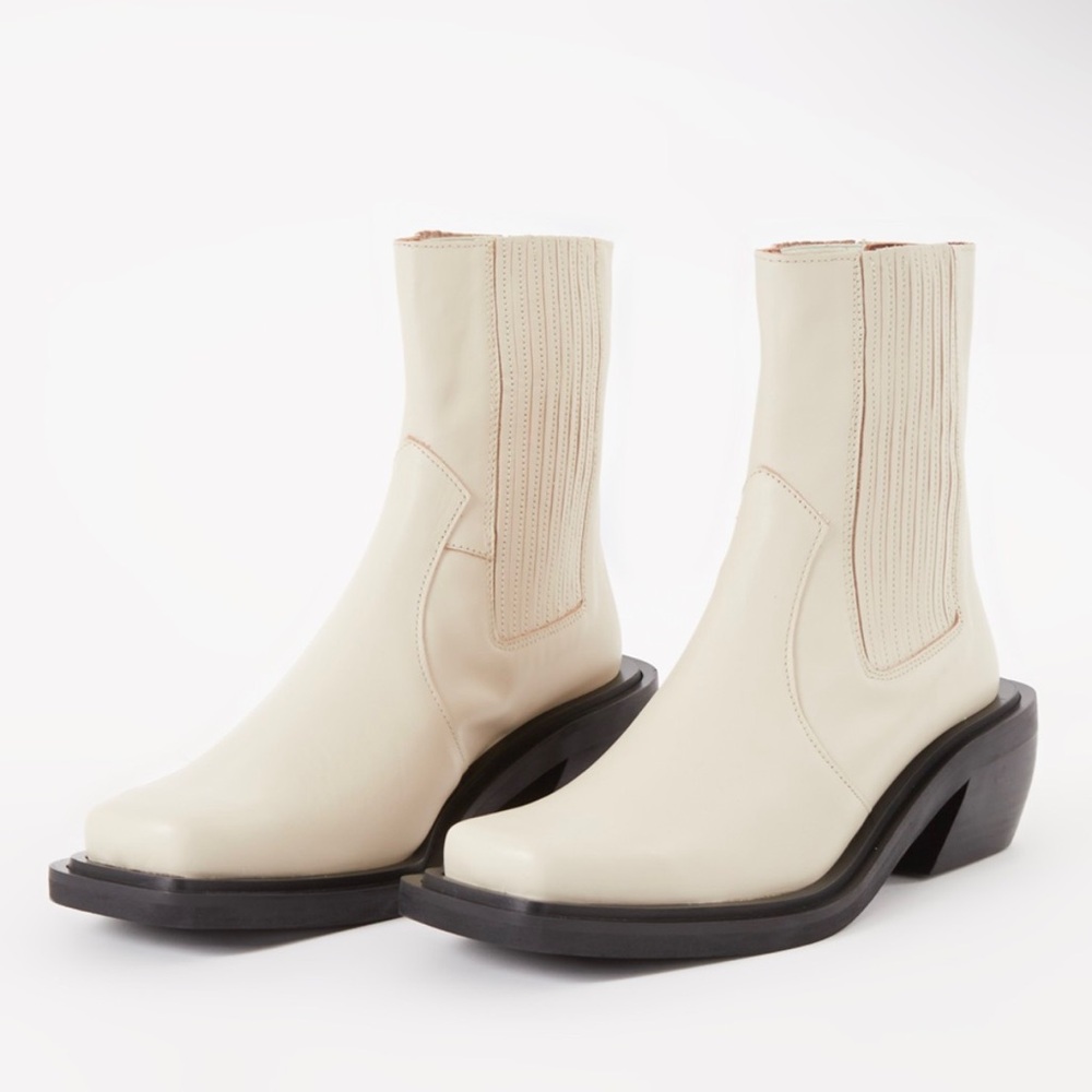ALOHAS Cream Ankle Boots